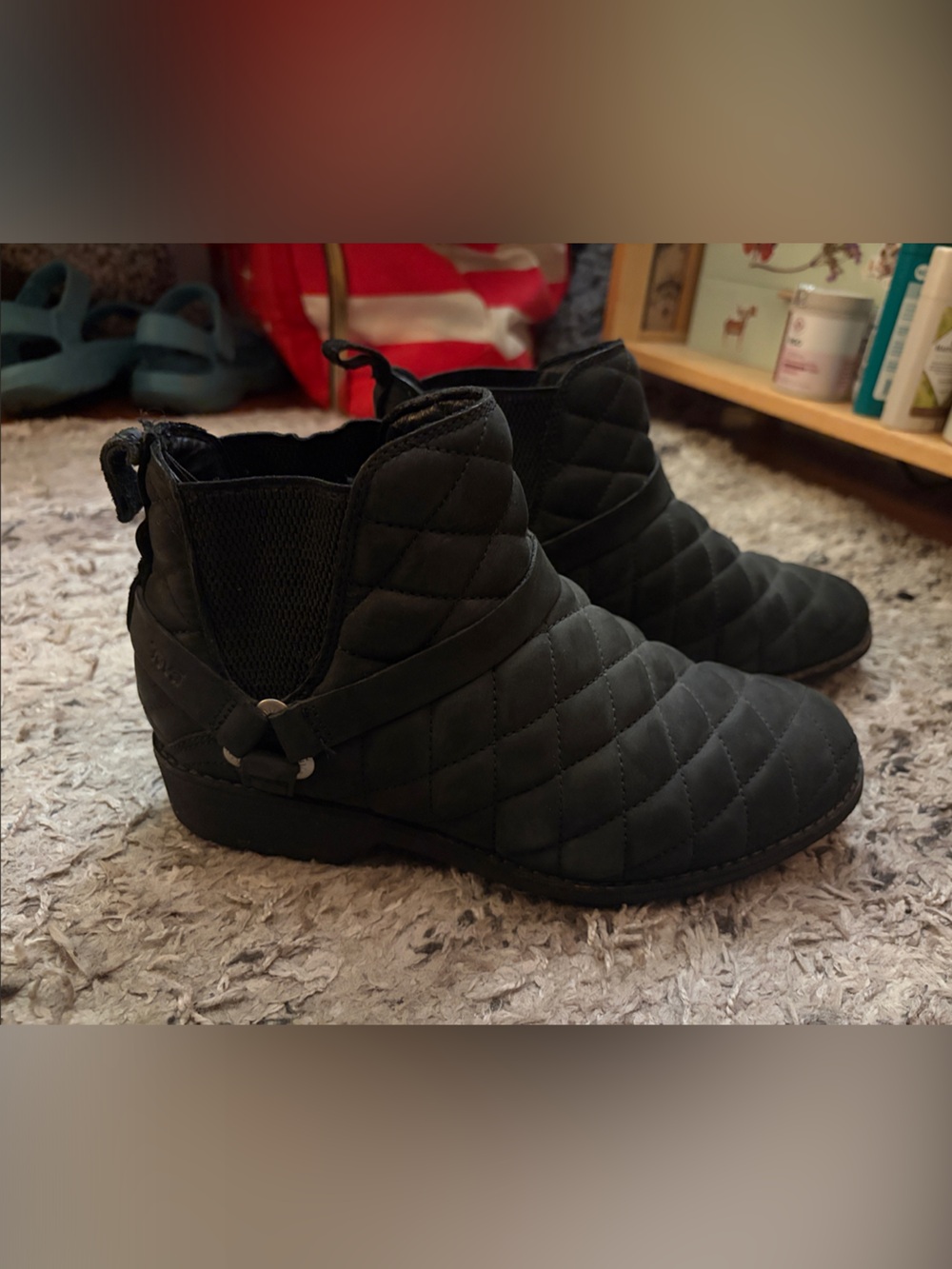 Teva Women’s 7.5 waterproof Leather Black Quilted Ankle Shoes